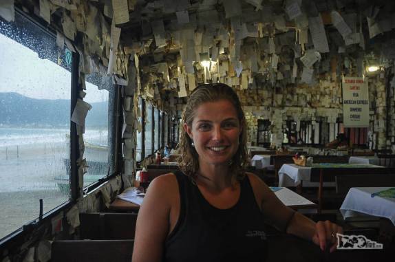 No tradicional restaurante Arantes, na praia do Pântano do Sul, na costa sul de Florianópolis, em Santa Catarina